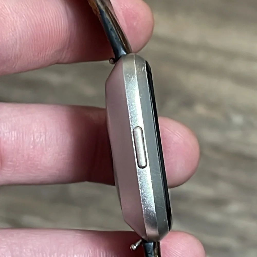 Fitbit Versa Lite with Genuine Leather Band